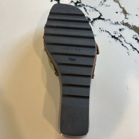 Donald J. Pliner Women's Green Wedge Sandals - Picture 5 of 6